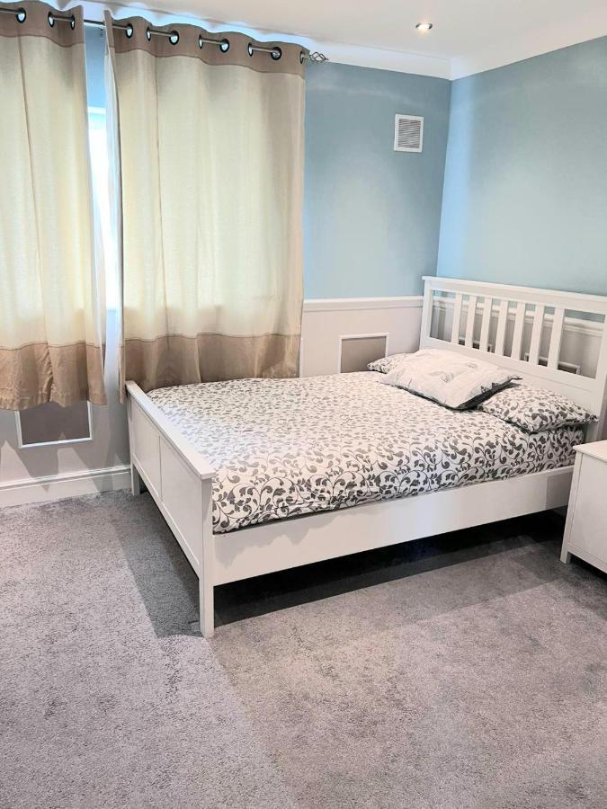 Specious 3Bed Property With Parking & Large Garden Aveley Dış mekan fotoğraf